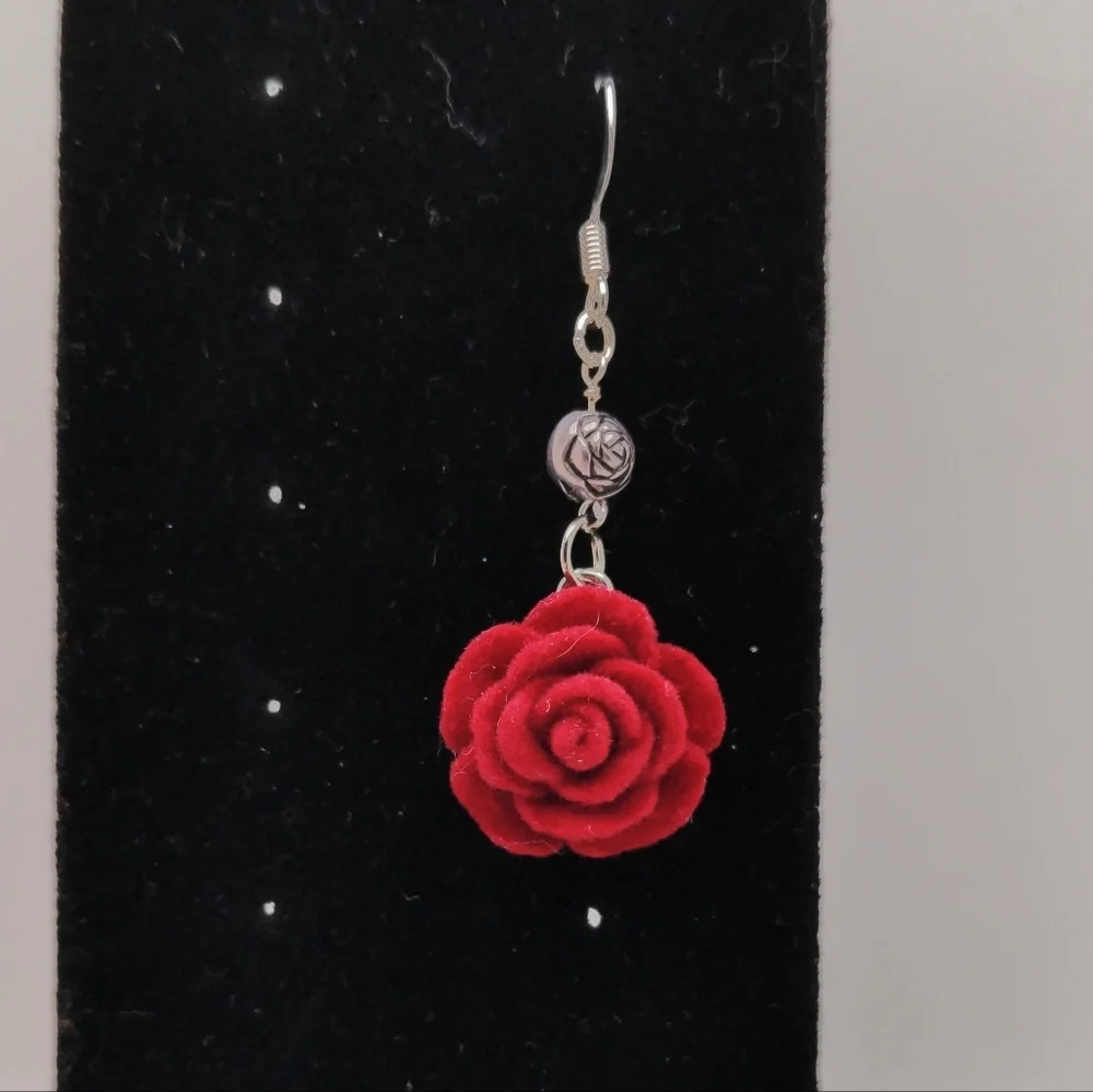381MIDALANE Assymmetrical Flocked Red Rose Earrings